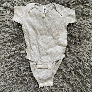 Gray onesie 12m